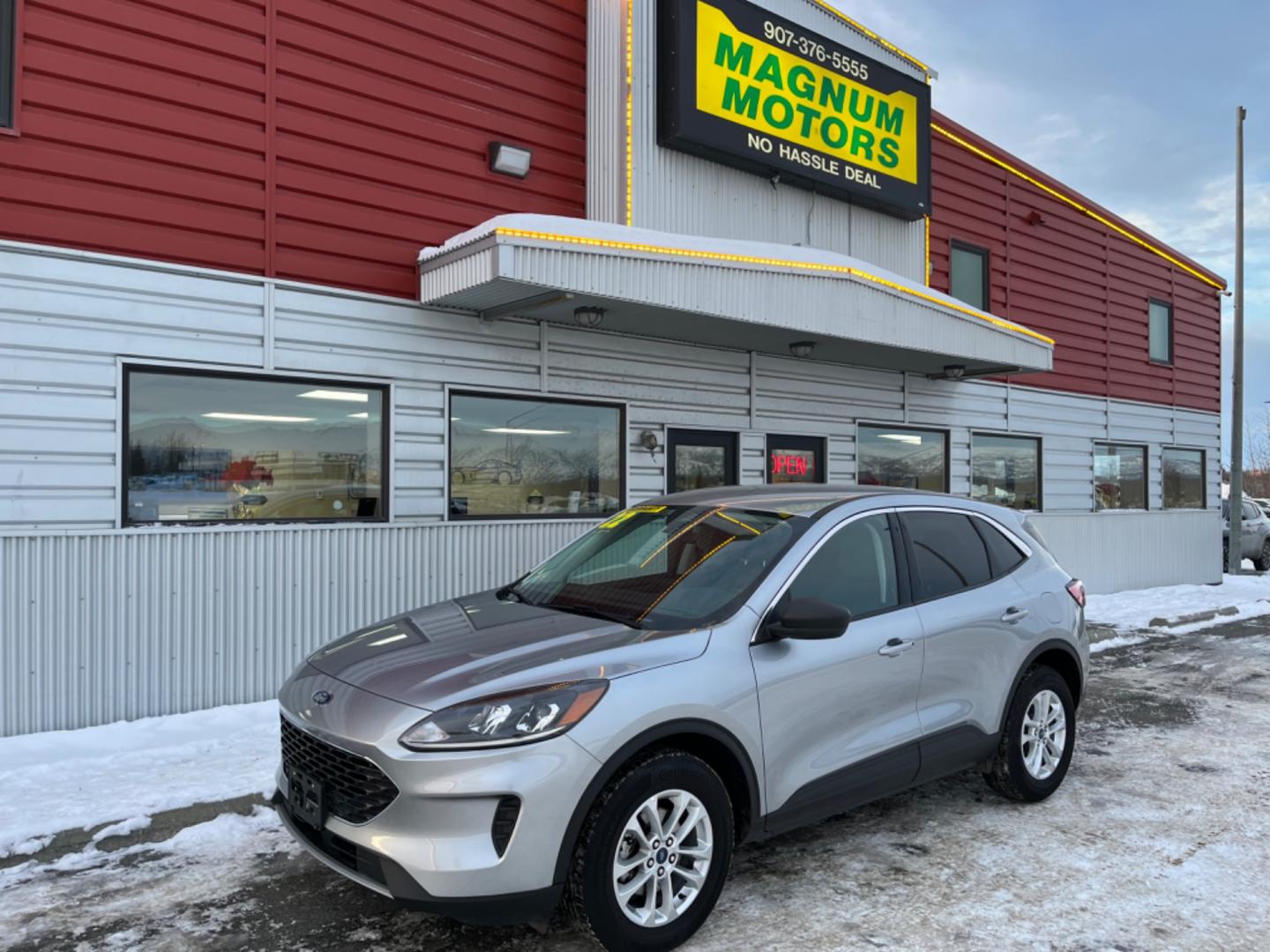 2022 Silver /charcoal cloth Ford Escape SE AWD (1FMCU9G67NU) with an 1.5L L3 engine, 6A transmission, located at 1960 Industrial Drive, Wasilla, 99654, (907) 274-2277, 61.573475, -149.400146 - Photo#2